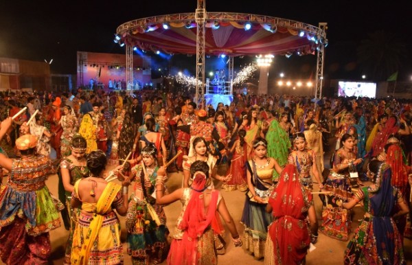 9 days color of navratri 2017, Religion,Navratri,Durga,navratri news,puja,colors,pooja,dharm,Navratri 2017,Navratri Colors,karam,