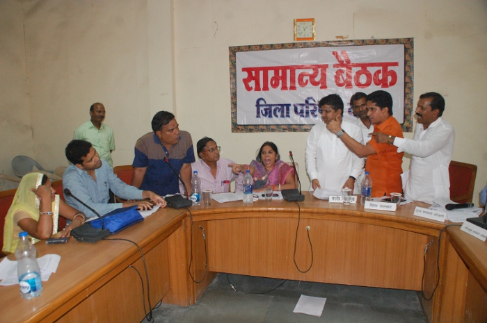 Dispute in General Meeting of the District Council