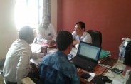 Lokayukta caught Narsinghpur mandi secretary taking bribe see video,crime,Crime Investigation,crime was planned,crime against,Lokayukta court,Lokayukta,Lokayukta raid,lokayukta news,Lokayukta Team,Lokayukta Police,Lokayukta raids,mp lokayukta,Lokayukta police action,Jabalpur Lokayukta,Lokayukta's action,corrupt lokayukta,Lokayukta police had caught Semria take a thousand rupees,Lokayukta police news,Madhya Pradesh Lokayukta police,the Lokayukta case,Lokayukta police raid,lokayukta police jabalpu