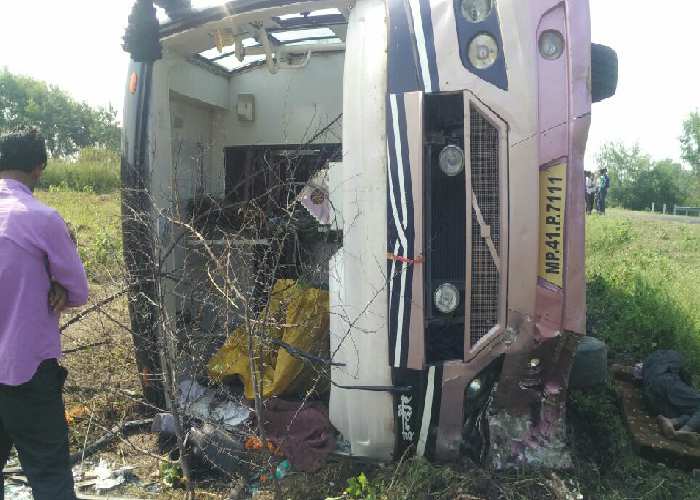 bus accident in jaisinagar sagar