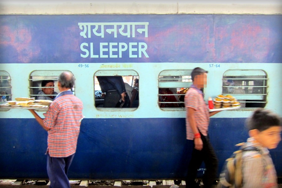 indian railway, food in railway, inspection of food in pantry car, food in pantry car, pantry car in train, food quality checking, gwalior news, gwalior news in hindi, mp news