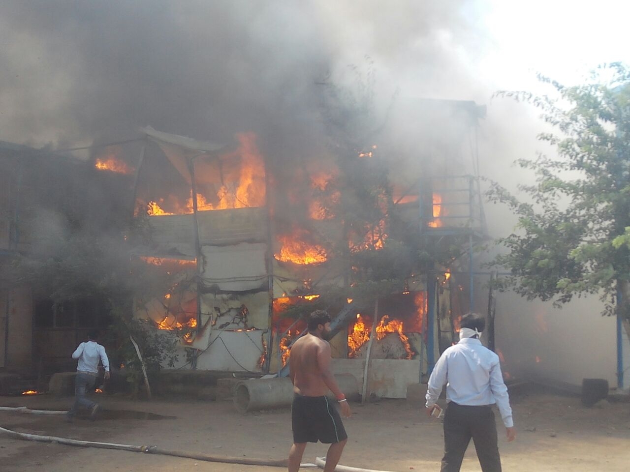 khandwa hindi news,khandwa latest news,Khandwa blast in singaji thermal power 40 rooms burnt 7 cylinders torn, MP Singaji Tharmal Power