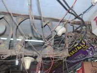 Swinging electric wire 