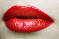 if-change-the-color-of-the-lips-then-be-careful