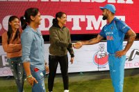 What Happened When Virat Kohli Meets Harmanpreet Kaur And Smriti Mandhana