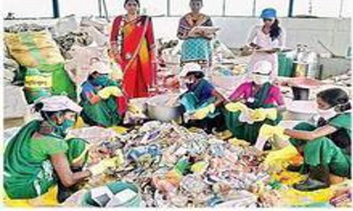 National Award for women in Ambikapur in cash