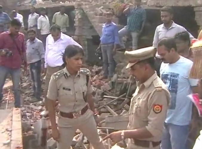 Illegal cracker factory blast in Maharajpur Thana Kanpur UP News