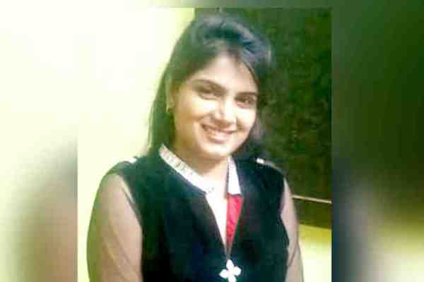 Beautiful woman has shot five lives