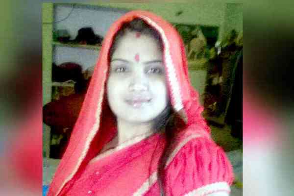 Beautiful woman has shot five lives