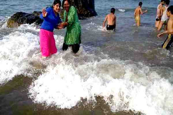 Beautiful woman has shot five lives