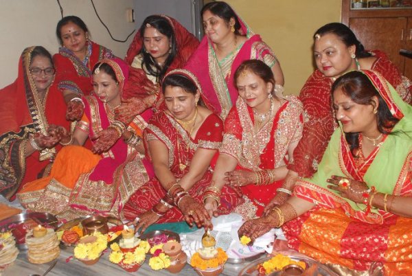 Karva Chauth 2017, Karva Chauth Celebration in kota, Seven Wonders Kota, Rajasthan Patrika, Kota Patrika, Patrika News, Kota News, Patrika News