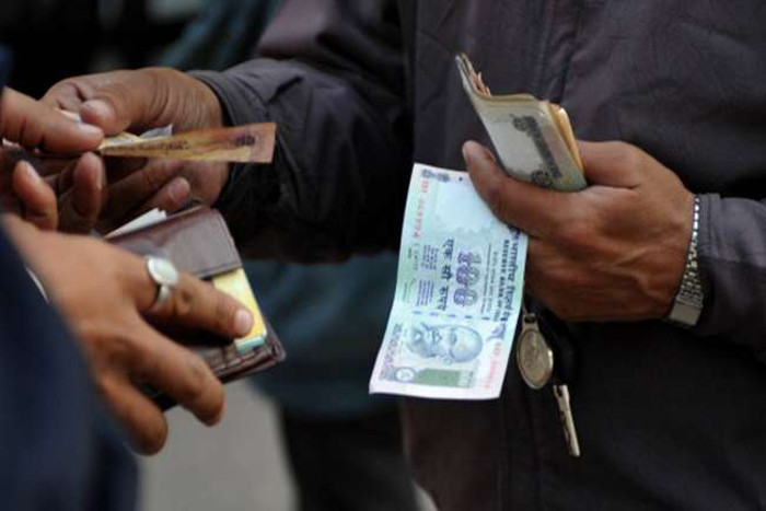 auditors arrested for taking bribe