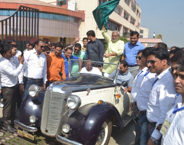 Vintage cars in Kota, Parachute powered, Music Fest, German Tourists in Kota,  Foreign Tourists, Kota Dussehra Fair-2017, Rajasthan Patrika, Kota Patrika, 124th Dussehra Fair in Kota, Patrika News, Kota News