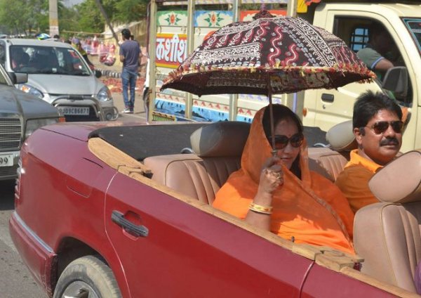 Vintage cars in Kota, Parachute powered, Music Fest, German Tourists in Kota,  Foreign Tourists, Kota Dussehra Fair-2017, Rajasthan Patrika, Kota Patrika, 124th Dussehra Fair in Kota, Patrika News, Kota News