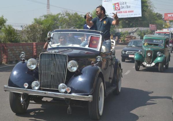 Vintage cars in Kota, Parachute powered, Music Fest, German Tourists in Kota,  Foreign Tourists, Kota Dussehra Fair-2017, Rajasthan Patrika, Kota Patrika, 124th Dussehra Fair in Kota, Patrika News, Kota News