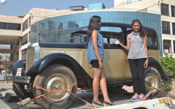 Vintage cars in Kota, Parachute powered, Music Fest, German Tourists in Kota,  Foreign Tourists, Kota Dussehra Fair-2017, Rajasthan Patrika, Kota Patrika, 124th Dussehra Fair in Kota, Patrika News, Kota News