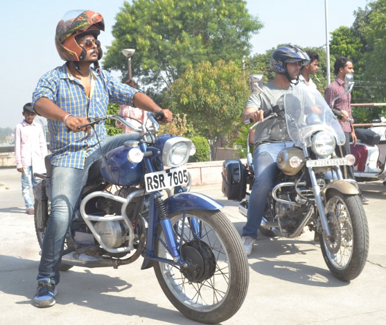 Vintage cars in Kota, Parachute powered, Music Fest, German Tourists in Kota,  Foreign Tourists, Kota Dussehra Fair-2017, Rajasthan Patrika, Kota Patrika, 124th Dussehra Fair in Kota, Patrika News, Kota News