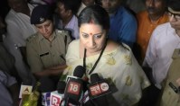 Union Textile Minister Smriti Irani attack Rahul Gandhi in Amethi UP