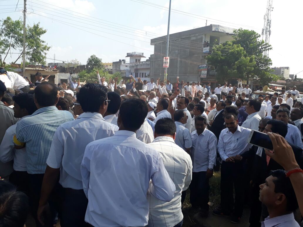 Advocates protest in Rewa clash with police 616 Arrested