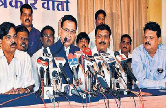 Randeep Surjevala demands resignation of Amit Shah