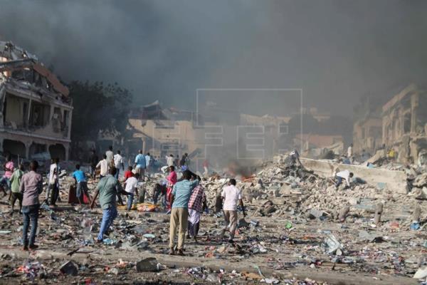 somalia killed 40 persons, somalia suicide attack at safari hotel