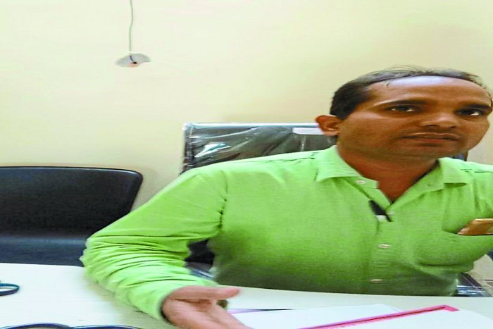 Doctor conducting , Government doctor, CG doctor, Raipur  doctor, illegal abortions in Bhantagaon, medical clinic