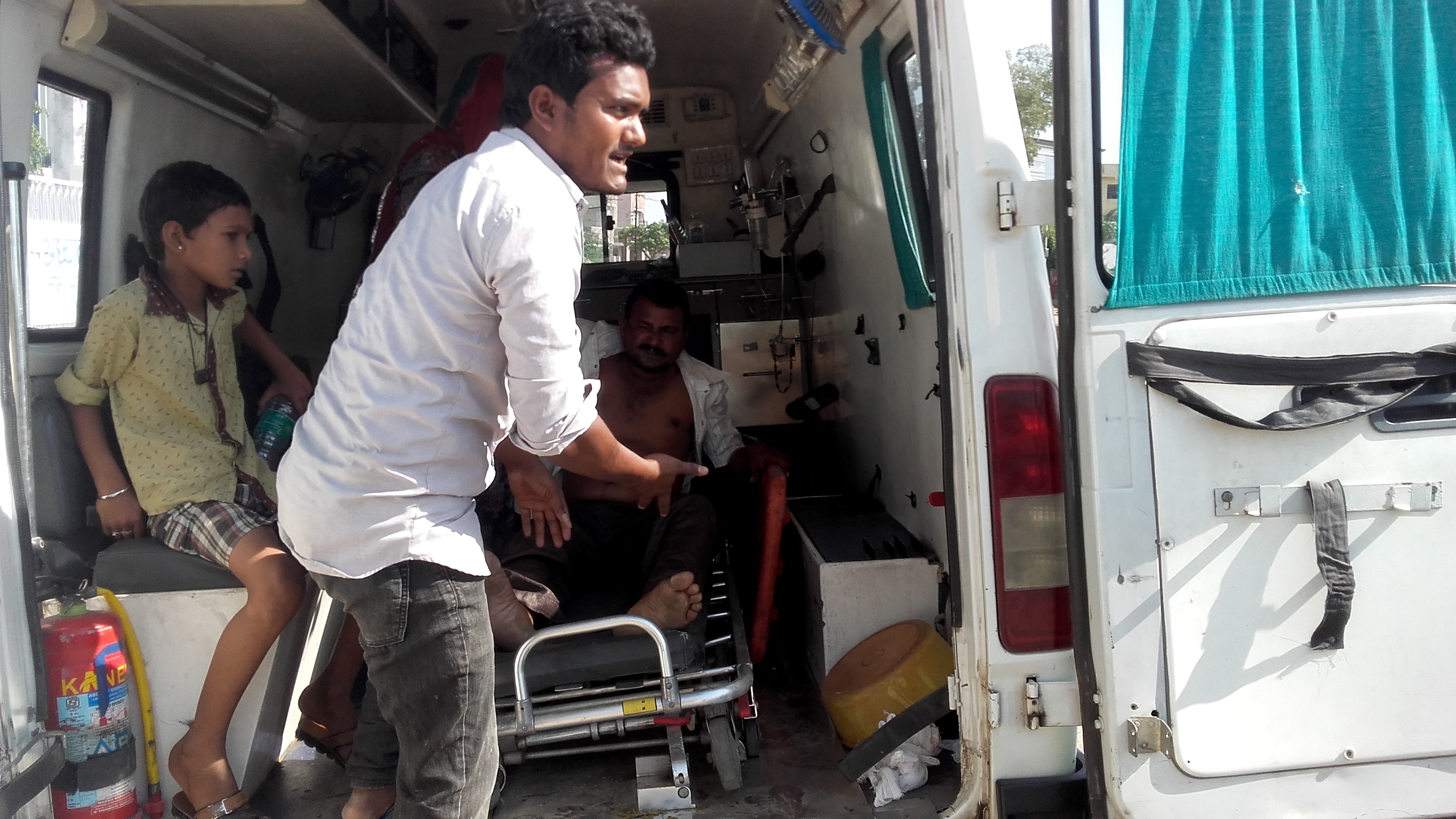 heart patient life in danger because of ambulance technical problem