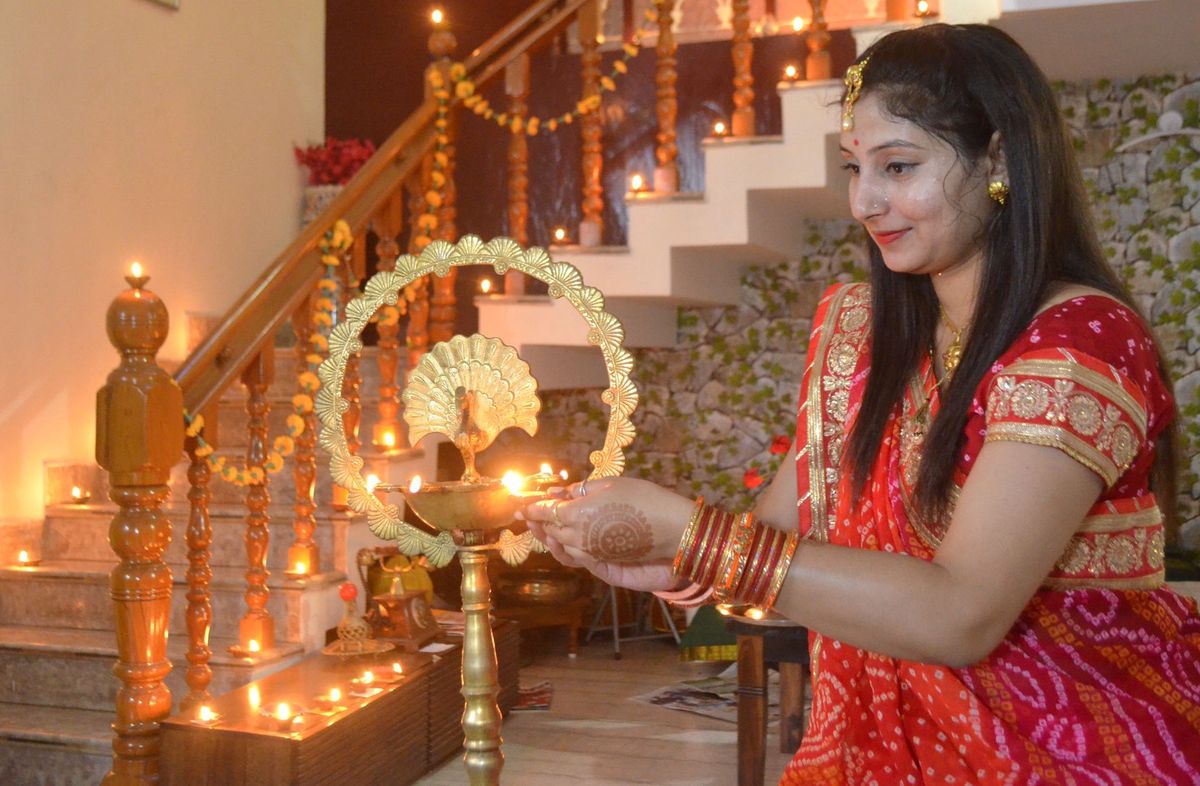 Diwali 2017 puja vidhi shubh muhurat and time in hindi in khandwa