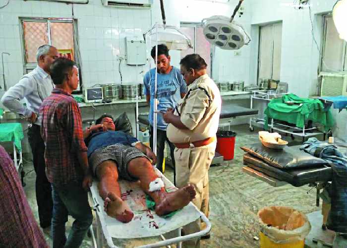 bjp leader fire by pistol on shopkeeper