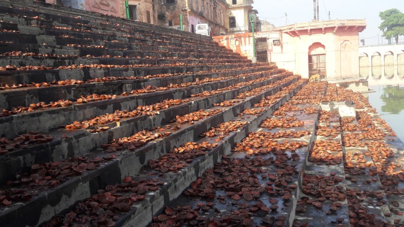 Heavy garbage in Ayodhya after CM Yogi Adityanath Diwali celebration