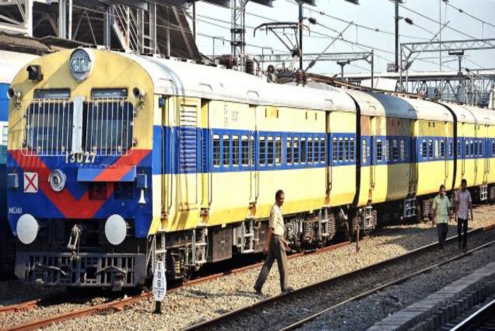 Kota Rail Division, First memu train run in Kota Rail Division, Kota Vadodara Memu Train, Kota DRM, Indian Rail, IRCTC, Kota Junction, Ratlam Junction, Vadodara Junction, Rajasthan Patrika kota, Kota rajasthan patrika, Letest News kota