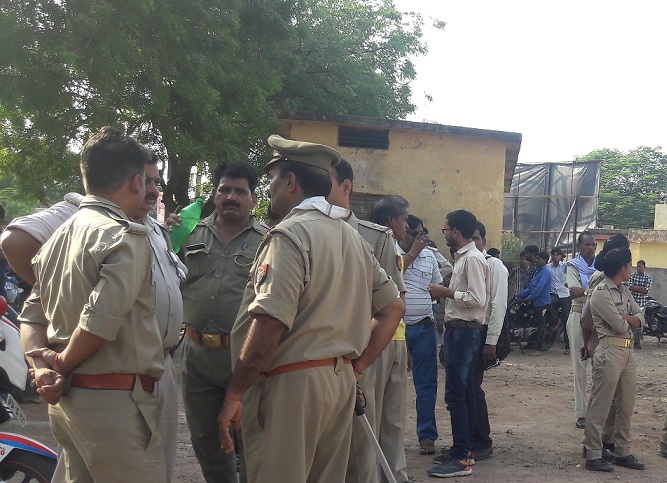 police ne ki pitai