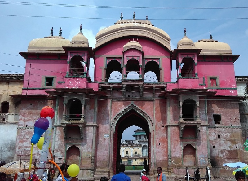 रामनगर किले का मुख्य द्वार