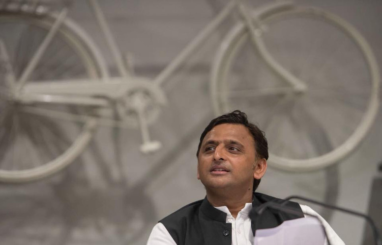 Akhilesh Yadav tweet latest UP Hindi news