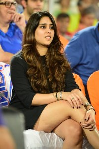 Virat Kohli,MS Dhoni,Rohit Sharma,Suresh Raina,Zaheer Khan,Shikhar Dhawan,: Rohit Sharma's wife Ritika Sajdeh,suresh raina wife priyanka,Shakshi dhoni,