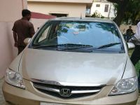 UP STF arrests three smugglers 