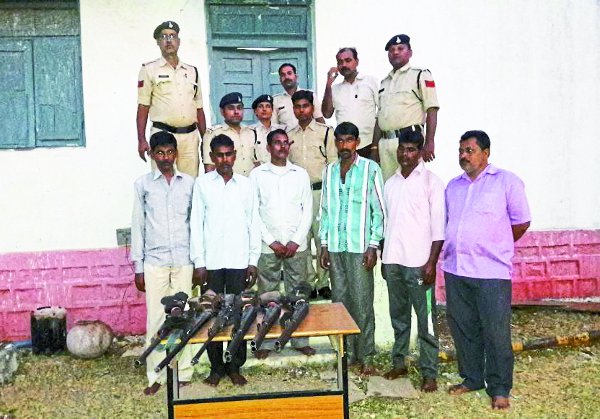 Panna Police arrest 7 people with Illegal Arms