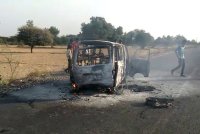 Fire in Bundi, girl burnt alive in fire, fire in school van, Rajasthan Patrika Kota, Kota Rajasthan Patrika, Crime News Bundi, Latest News kota  