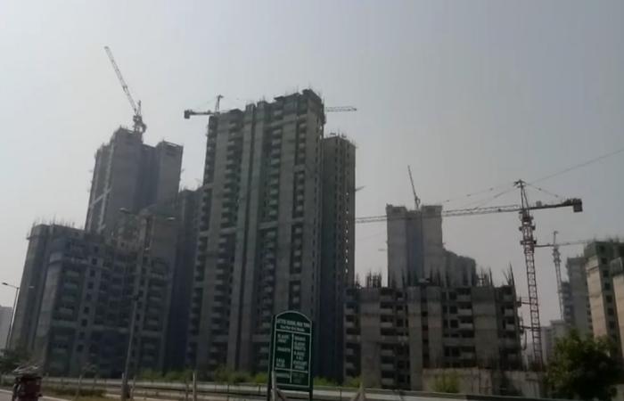 noida building