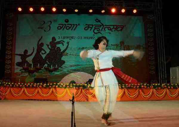 pandit rajendra gangani perform in varanasi