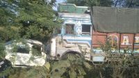 Collision in car and truck in khargone