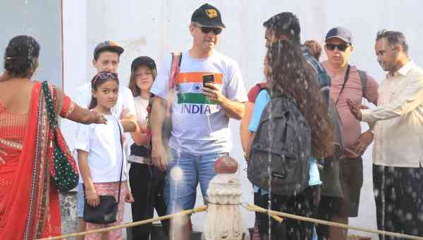  tourists in udaipur images