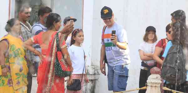  tourists in udaipur images