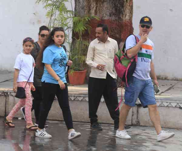  tourists in udaipur images