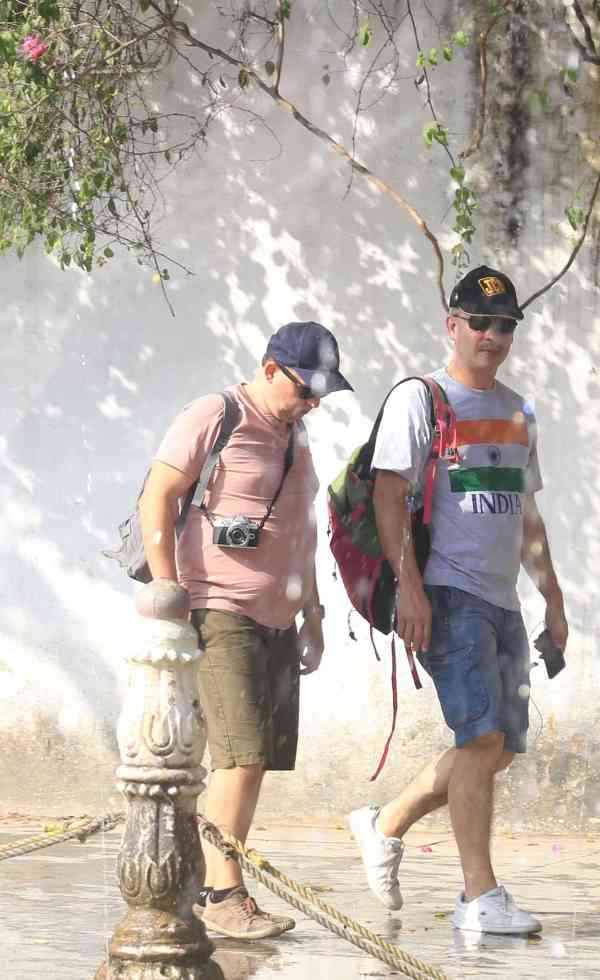  tourists in udaipur images
