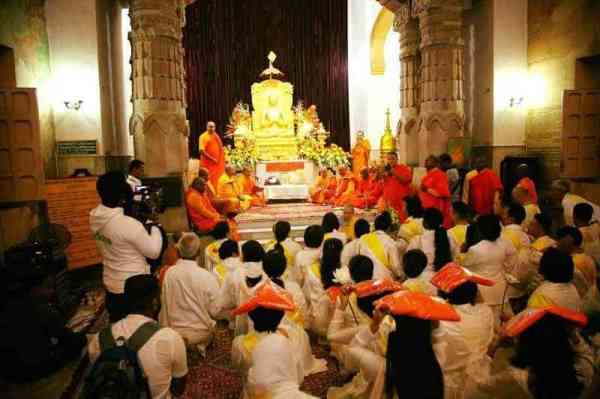 सारनाथ में विश्व का पहला ऐसा मंदिर जहां पर मिला भगवान बुद्ध के पवित्र अवशेष के दर्शन का मौका