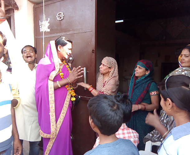 Kinnar Kamini election campaign in Kanpur Dehat UP Hindi News