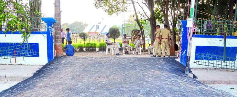 NMC's wall broke for Rahul's meeting