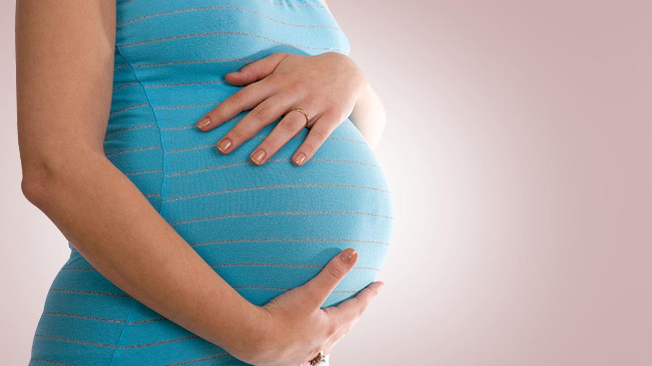pregnant women,surrogate mother,California,pregnant,
