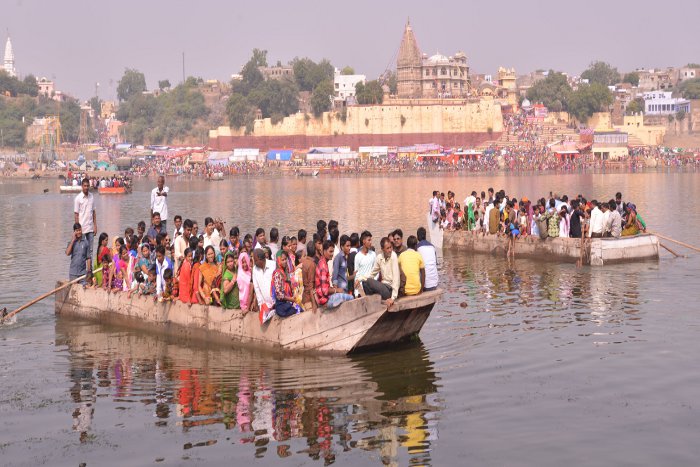 kartik Purnima, Kartik snan At Chambal, Chambal river, Hindu Festivals, Dharma Karma, Rajasthan Patrika Kota, Kota rajasthan Patrika, latest News Kota